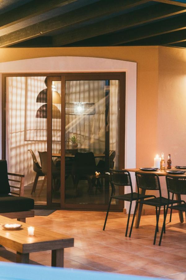Moderne Villa Met Verwarmd Zwembad In Κοραλέχο Εξωτερικό φωτογραφία