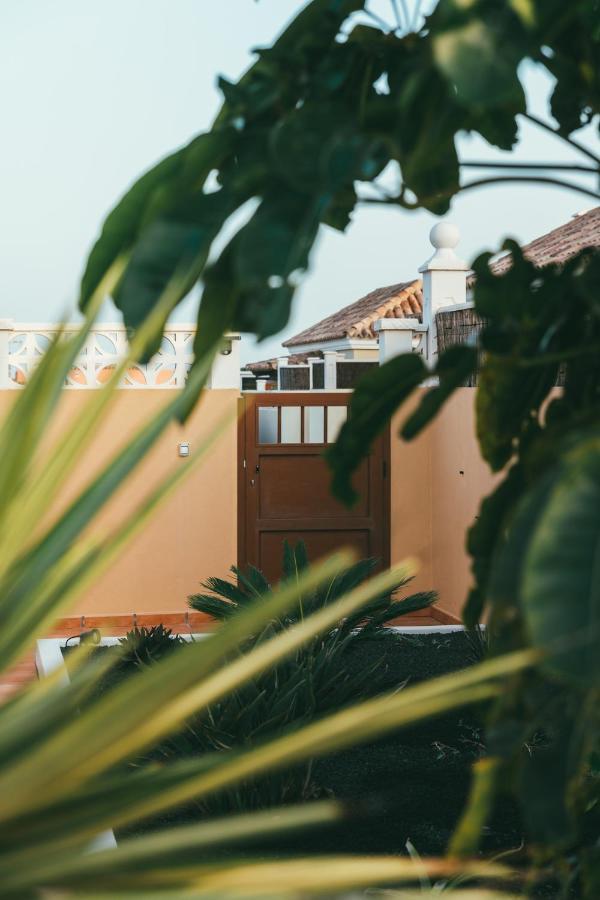 Moderne Villa Met Verwarmd Zwembad In Κοραλέχο Εξωτερικό φωτογραφία