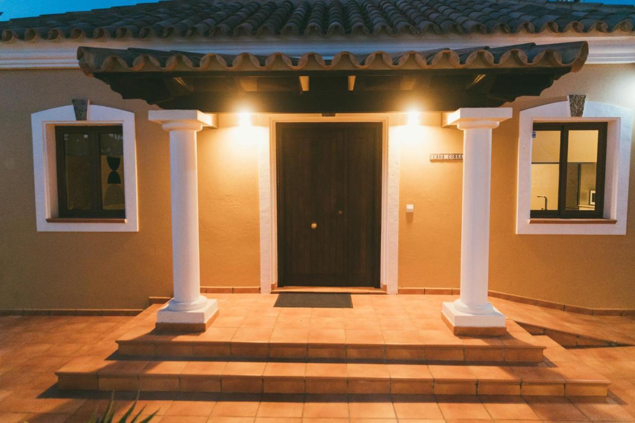 Moderne Villa Met Verwarmd Zwembad In Κοραλέχο Εξωτερικό φωτογραφία